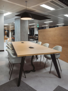 office-furniture-collaborative-table-agile-workplace