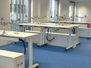 mobile-desk-manufacturers