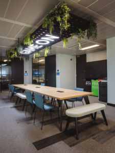 office-furniture-collaborative-table-agile-workplace
