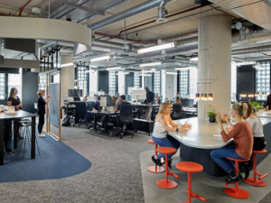 mobile-wheels-height-adjustable-desk-office-furniture-solutions