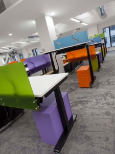 Mobile-Standing-Workstations-Desks