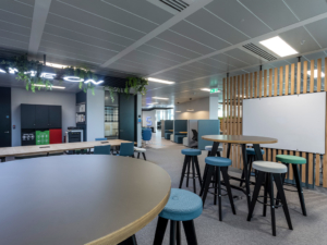 high-meeting-table-collaborative-furniture-agile-workplaces-poseur-height